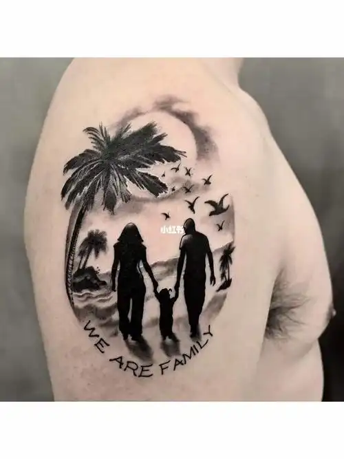 纪念一下三口之家沙滩之旅95