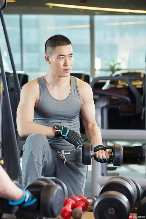 男女健身教练:打造个性化健身方案的艺术