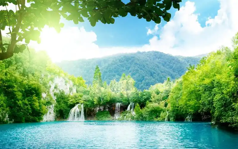 森林天空高山流水宽屏瀑布风景桌面壁纸