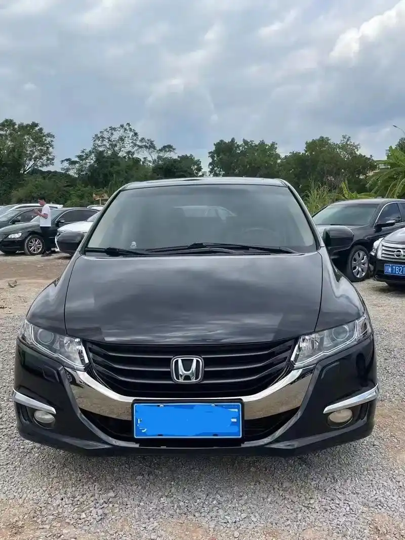 双保险到明年66615月  精品车况三包 内饰磨损底  发动机干干爽爽