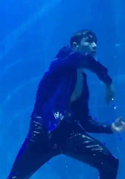 如花似玉gif抬头gif张艺兴gif极限挑战gif