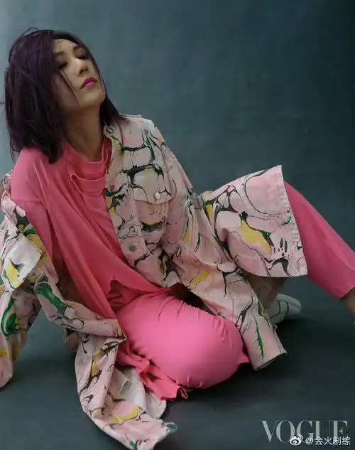 杨千嬅紫发造型##杨千嬅杂志封面大片