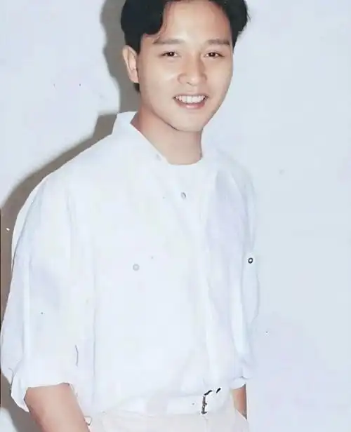 怀念张国荣!逝世18周年,哥哥经典衬衫造型大盘点 - 知乎