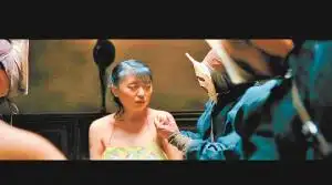 《子弹》民女赵铭谈"裸戏":有意转行做演员赵铭《让子弹飞》捧红了不