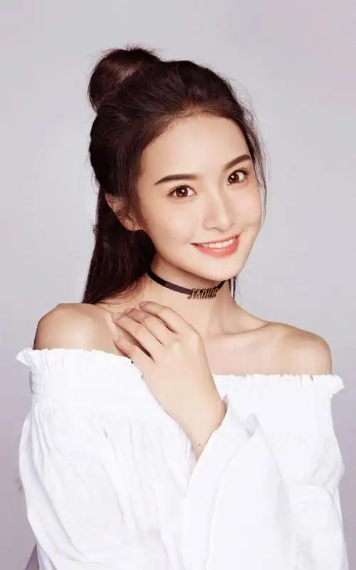 甜美小花赖雨蒙时尚写真