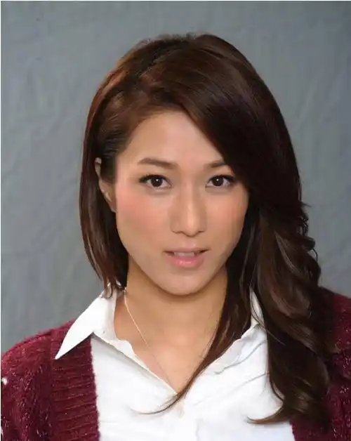 原创钟嘉欣近照曝光腹肌明显不像生两娃复出将是10年后好遗憾