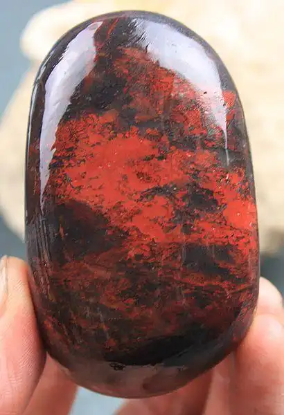 奇石原石鸡血石 红碧玉 桂林鸡血石 桂林鸡血玉 原石 鸽血红