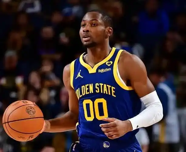 留力死磕火箭队,强力前锋届时复出,乌度卡有麻烦了_比赛_小牛队_球员