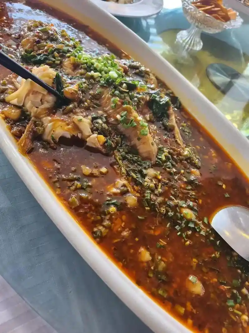 成都高级会所新派川菜.一条开水浇汁鱼,不知道什么鱼,味道清单 - 抖音