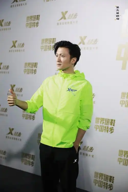 谢霆锋##世界跑鞋中国特步