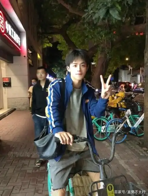 小鲜肉帅哥系列,你们喜欢这种"小奶狗"类型的男孩子吗?