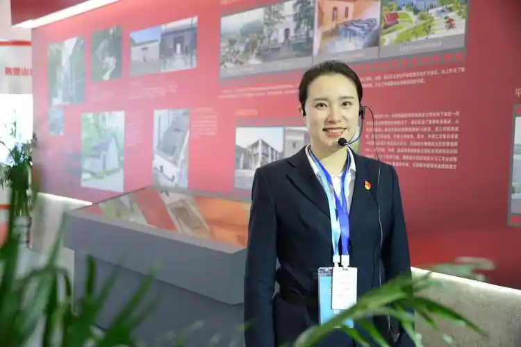 五月的花海红色讲解员李瑛红色故事要讲到人心里