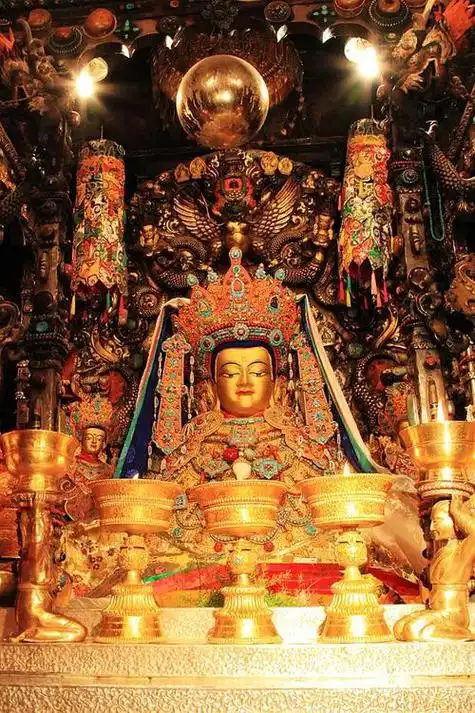 这就是大昭寺释迦摩尼佛12岁等身像,,见佛像具有见佛本人之加 - 抖音