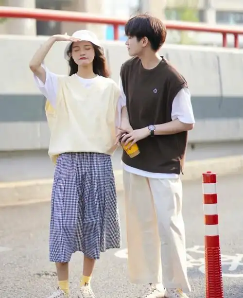 情侣装怎么穿出与众不同感10组小清新情侣搭配简约时尚有新意
