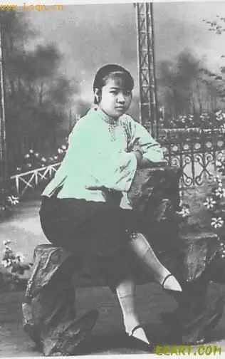 让我们震撼和深思的女人裹脚三寸金莲