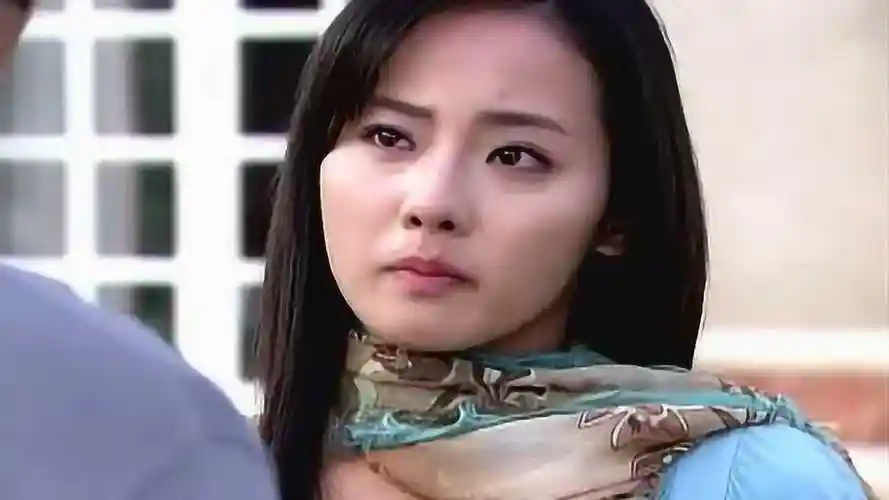 《又见一帘幽梦》紫菱生气 直接跳进了湖里_腾讯视频