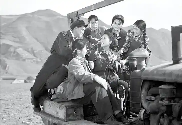 铁道游击队队长洪振海30岁娶17岁妻子脾气大性子急却人人爱戴