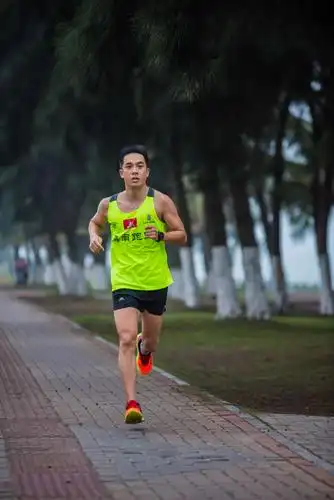 椰城跑者——海南跑团西海岸晨跑图记
