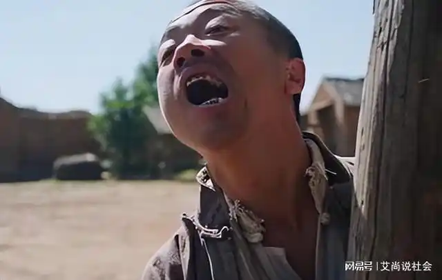 李世承当时虽然年纪还小,但他明白"傻子""智障"类的词是用来骂人的.