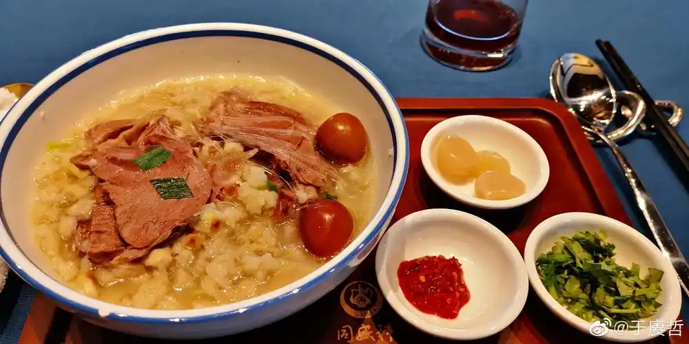 同盛祥的水盆羊肉和羊肉泡馍.