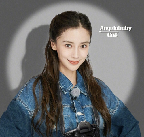 奔跑吧嘉宾海报出炉杨颖牛仔衫帅我却关注其他两位女嘉宾