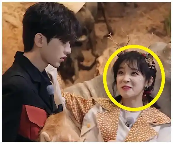 注意到了蔡徐坤对宋雨琦的称呼是与其妹妹,其实大家也可以理解,因为