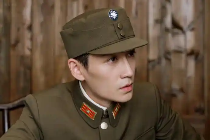 朱一龙林楠笙##朱一龙叛逆者#截修‖林少校军装8p朱一龙@朱一