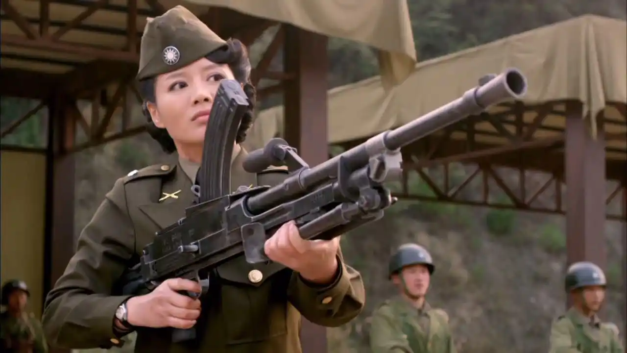 她是谍战剧专业户,"军旅霸王花"浑身充满着正能量!