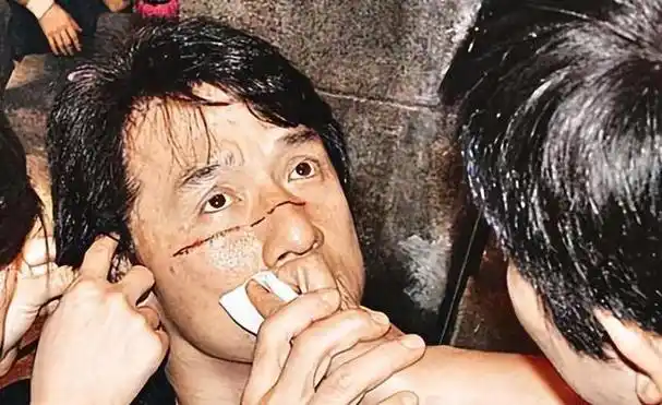 成龙70岁生日自曝断崖式衰老真相,谁会接过他"功夫巨星"接力棒