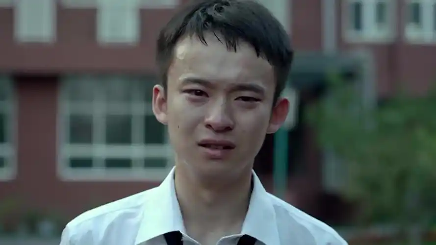 董子健失恋,化悲痛为力量加入足球队_高清视频在线观看_电影网