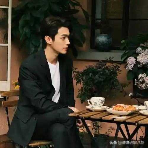 许凯长久奋斗玄学博主预测他或将工作至70岁