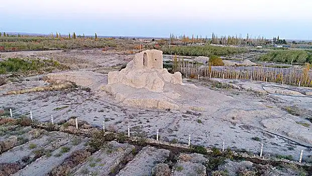 新疆哈密白杨沟佛寺遗址
