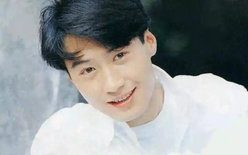 黎明真的好帅好可爱啊!为什么90年代我还未出生