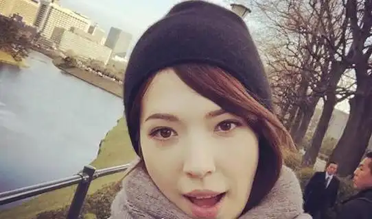 阮经天女友许玮甯vs绯闻女友周冬雨裸妆pk