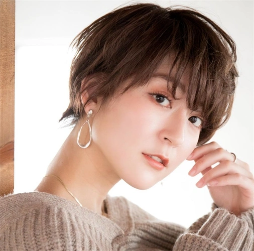 俏皮知性日系短发 每一款尽显温柔_日韩发型 - 美发站