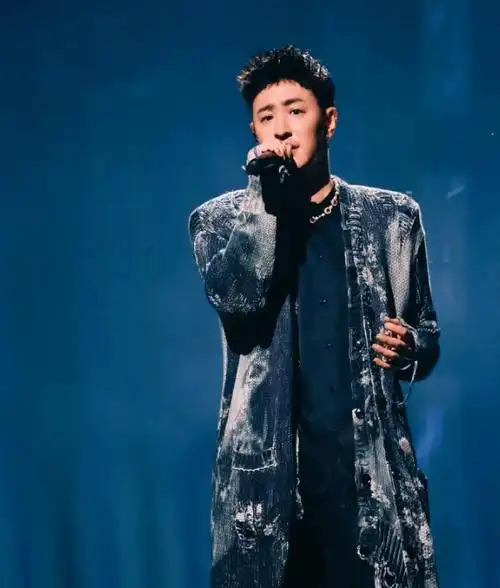 四十多岁的潘玮柏胖到200斤,偶像变大叔,新婚一年带来了什么?