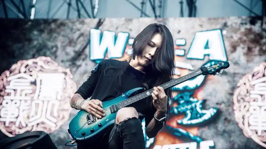 郁乐队吉他张瑞欣