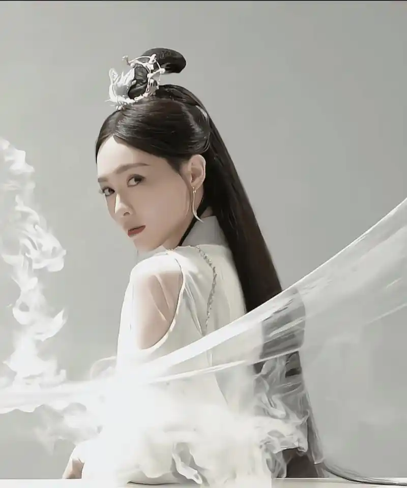 唐嫣首部仙侠剧念无双女主#  在《念无双》中,唐嫣的造型实在是仙气