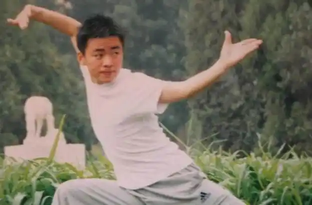 原创42岁王宝强增肥30斤再拍新剧不演傻子只是他蜕变的第一步