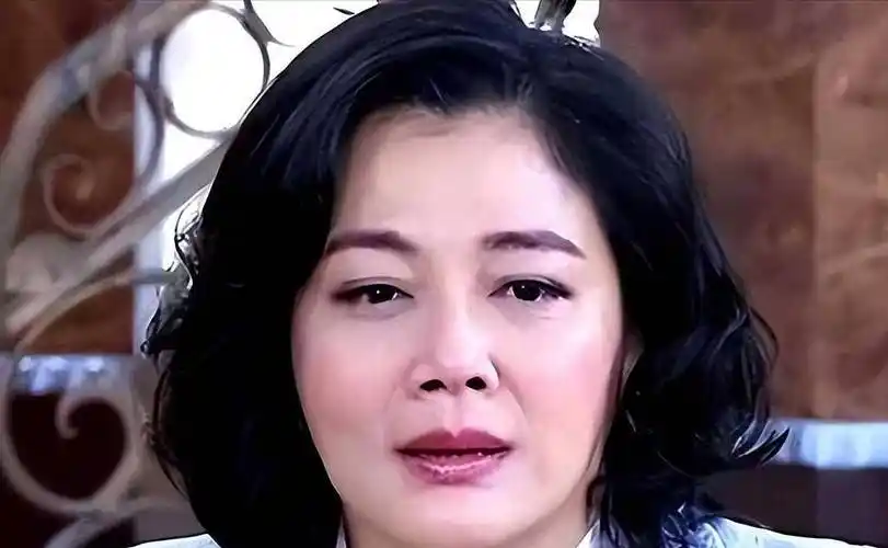 原来她早已去世,抢救11天难敌病魔,91岁老母亲坐轮椅为其送_孟庭丽