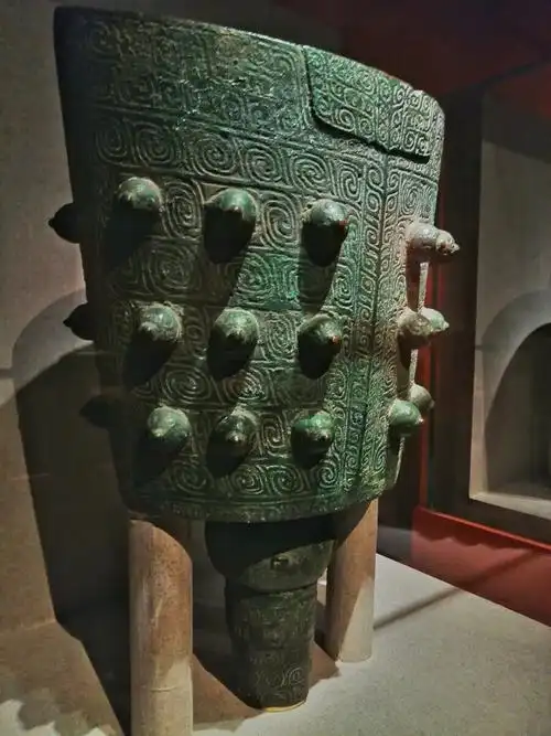 西周涡云纹大铙纹饰精美保存完好