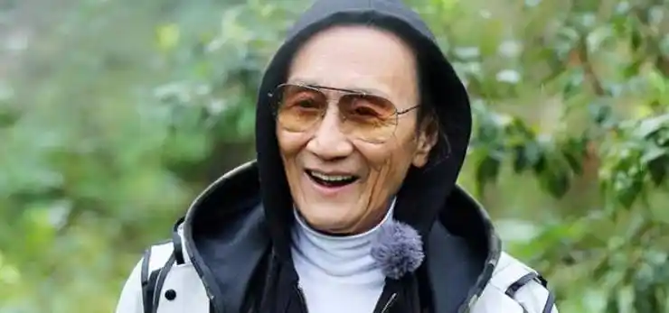 原创谢贤管洪金宝叫小胖成龙称他是个传奇李小龙跟他合照得靠边