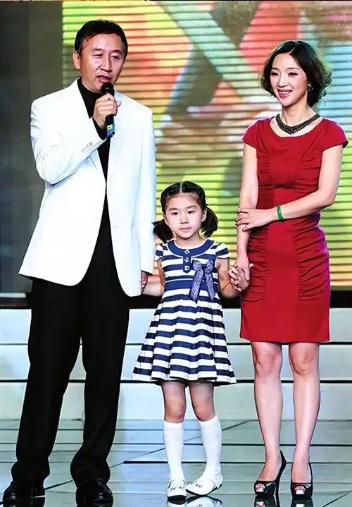 名导冯小宁:再婚迎娶刘小微,妻子为何称他是"恶魔导演"?