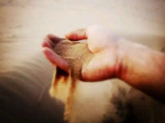 1718mom点评:得不到的爱情不如放手,放过自己,放过对方.