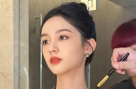 周也~通过她主演的《中国医生》我也特别的欣赏,特别的喜欢这位艺人.