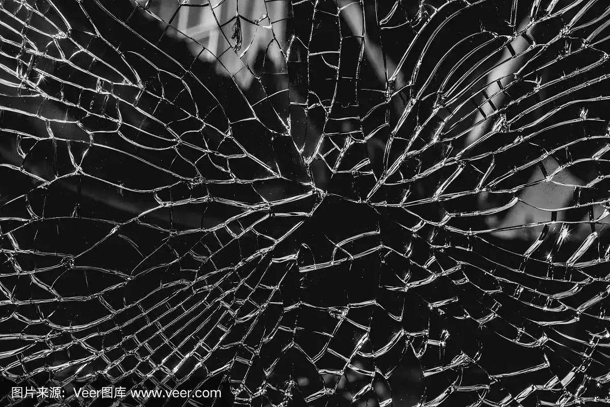 破碎的玻璃.黑色和白色背景
