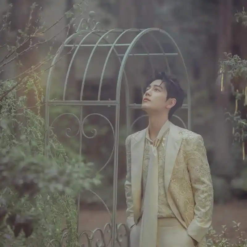 肖战宫廷王子风 你是我们心中的king00真的好帅,帅到心 - 抖音