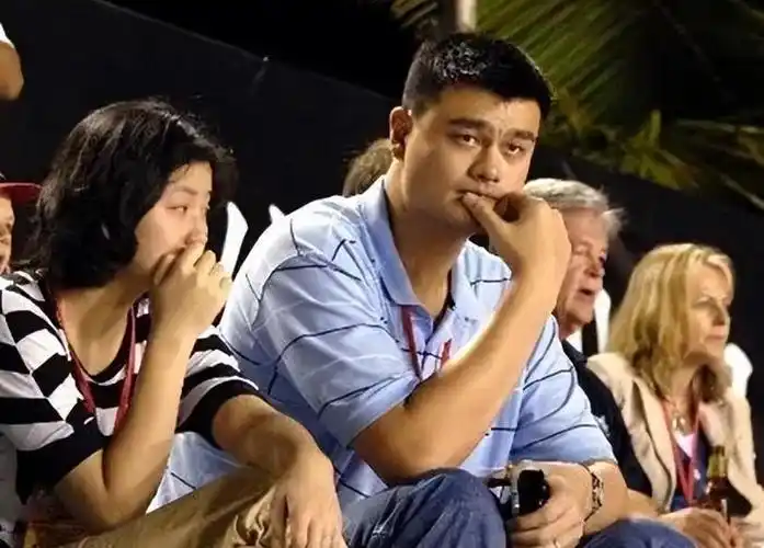 因伤病过早退役,太短暂了,非常可惜|姚明|退役|篮球界_新浪新闻