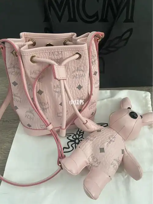 mcm20春夏新款粉色兔子水桶包