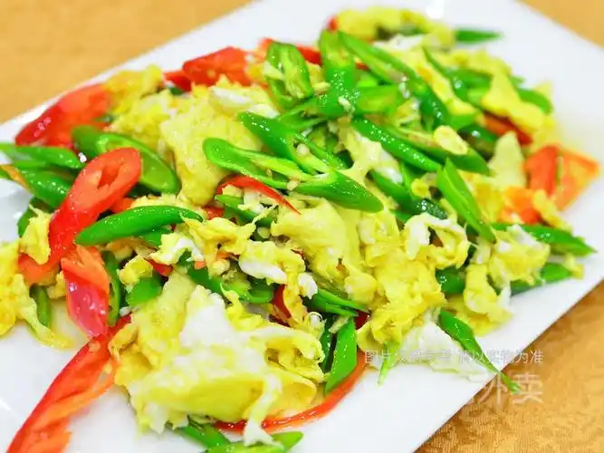 青椒爆蛋盖浇饭图片